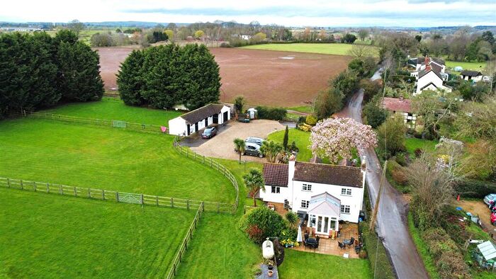 3 Bedroom Cottage For Sale In Brand Green, Redmarley, GL19