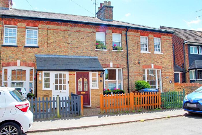 2 Bedroom Terraced House For Sale In Thornton Road, Little Heath, EN6