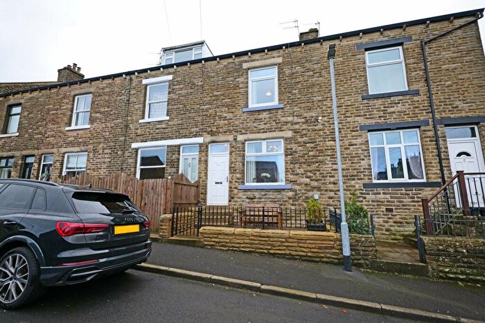3 Bedroom Terraced House For Sale In Cavendish Street, Barnoldswick, BB18