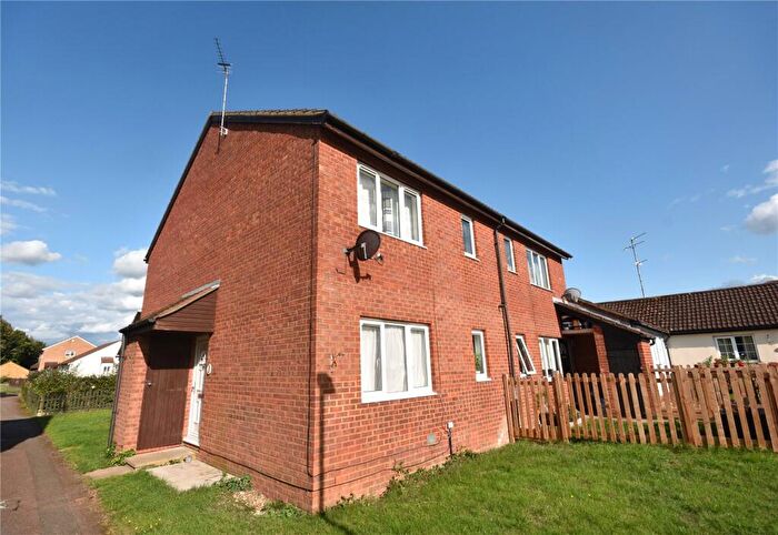 1 Bedroom Flat To Rent In Garron Close, Aylesbury, Buckinghamshire, HP21