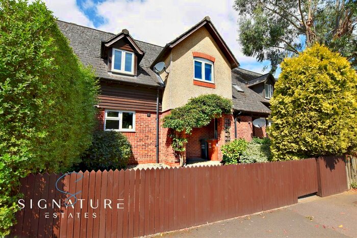 3 Bedroom Terraced House For Sale In High Street, Bedmond, Abbots Langley, WD5