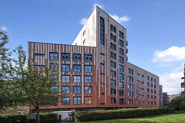 3 Bedroom Flat For Sale In Cresset Road, London, E9