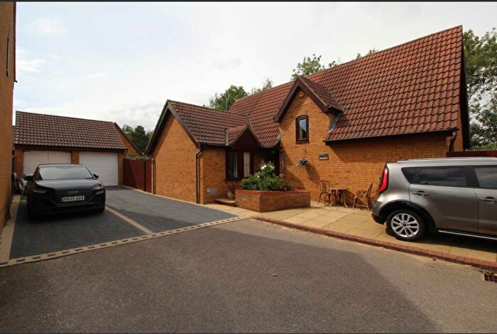 4 Bedroom Detached House For Sale In Goldney Court, Westcroft, Milton Keynes, MK4