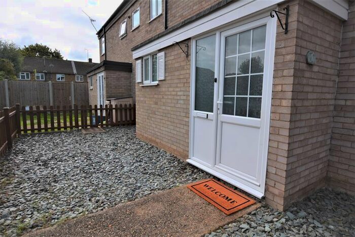 3 Bedroom Terraced House To Rent In Nightingale Close, Southend-On-Sea, SS2