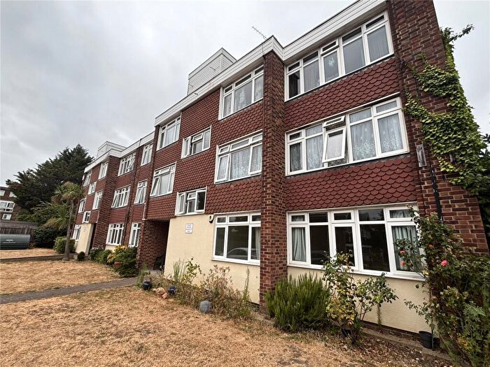 2 Bedroom Flat To Rent In Torrington Road, London, E18