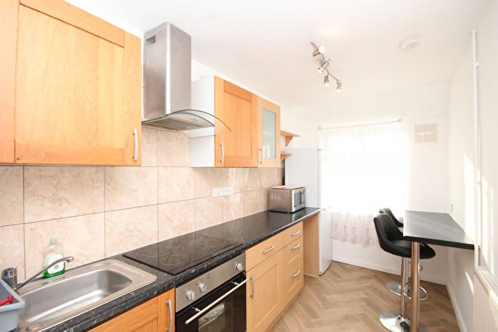 1 Bedroom Flat To Rent In Village Way, Willesden, London, NW10