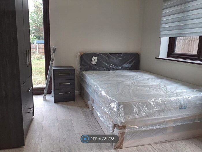 6 Bedroom Terraced House To Rent In Quendon Road, Basildon, SS14