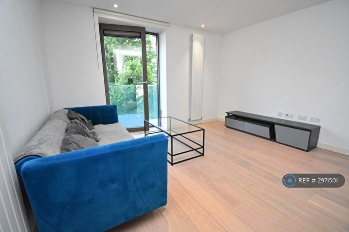 1 Bedroom Flat To Rent In Schooner Road, London, E16