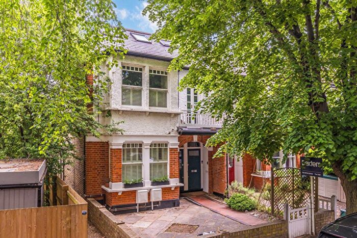 3 Bedroom Flat For Sale In Sidney Road, St Margarets, TW1