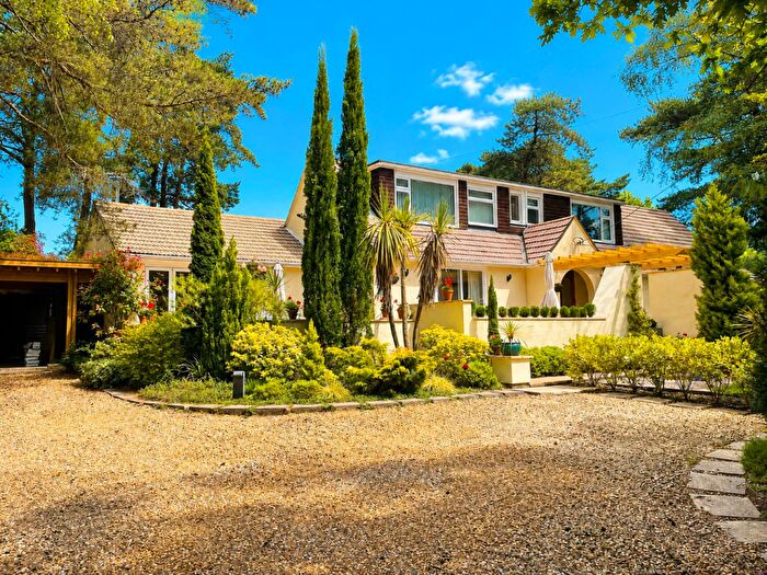 4 Bedroom Chalet For Sale In Ashley Drive South, Ashley Heath, Ringwood, BH24