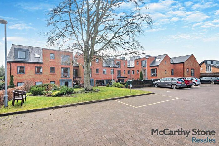 1 Bedroom Apartment For Sale In Turner House, St. Margarets Way Midhurst, GU29