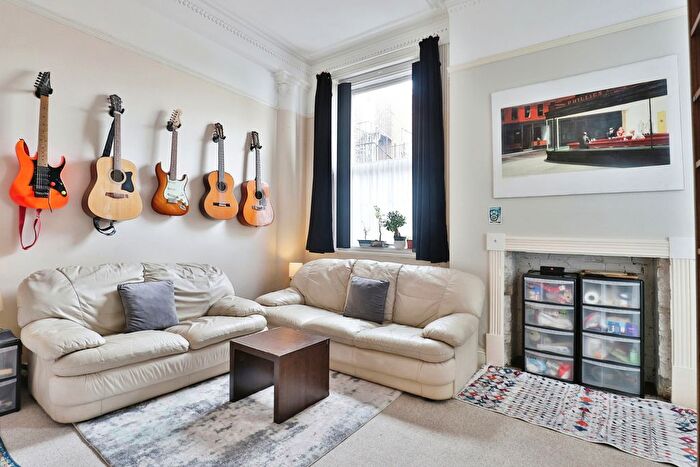 1 Bedroom Flat For Sale In Florence Road, Bournemouth, Dorset, BH5