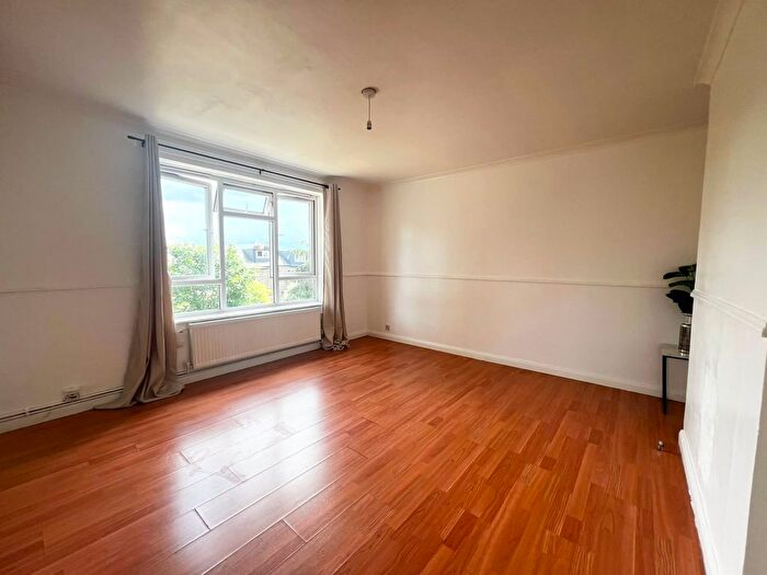4 Bedroom Flat To Rent In Kyverdale Road, N16