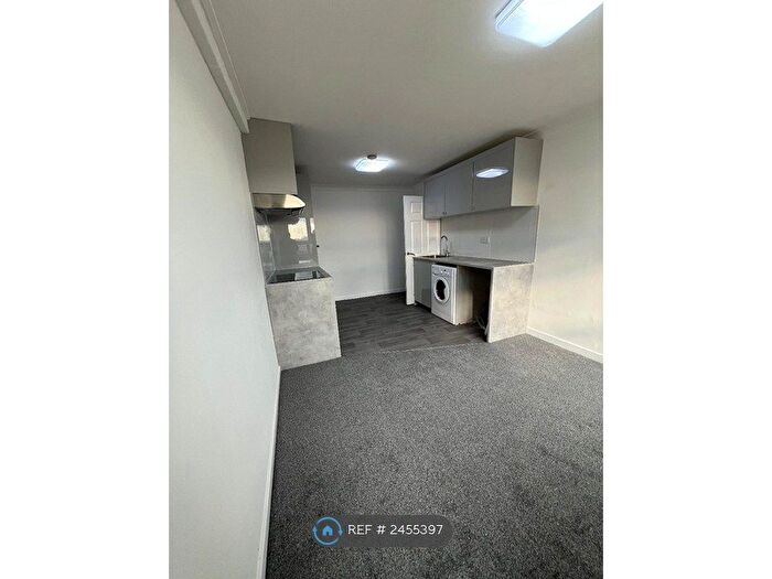 2 Bedroom Flat To Rent In Buttermere House, Collier Row, Romford, RM5