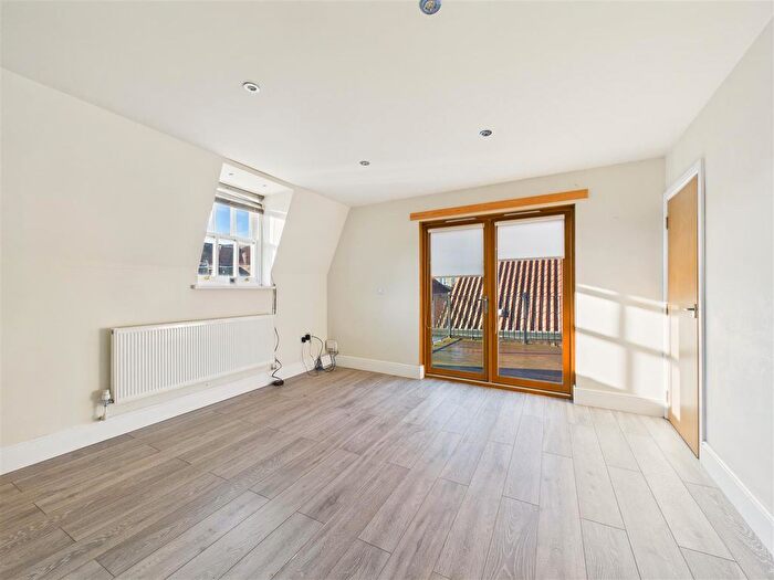 2 Bedroom Flat To Rent In High Street, Central Hull, HU1