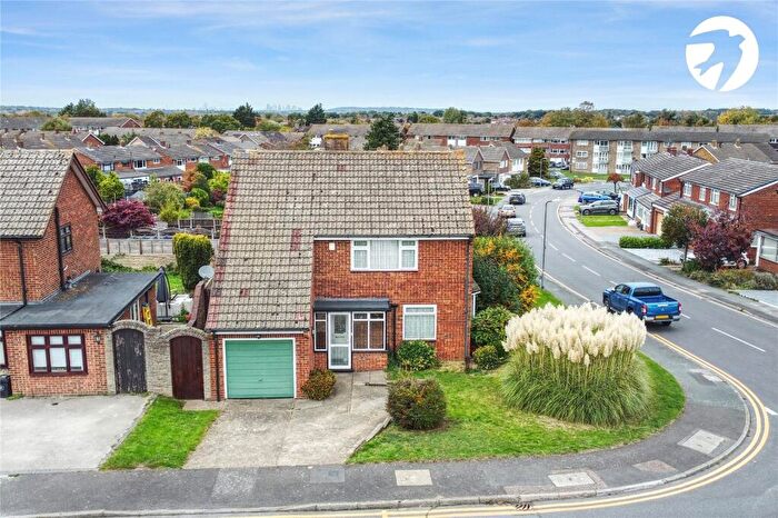 3 Bedroom Detached House For Sale In Philip Avenue, Swanley, Kent, BR8
