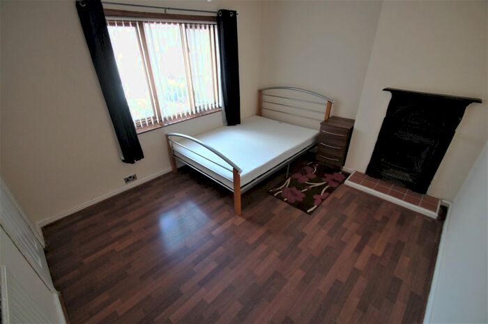 3 Bedroom Semi-Detached House To Rent In Seagrave Road, Coventry, CV1