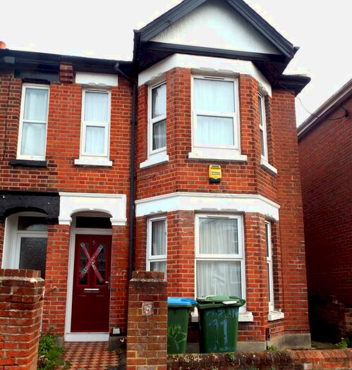 4 Bedroom House To Rent In Burlington Road, Polygon, SO15