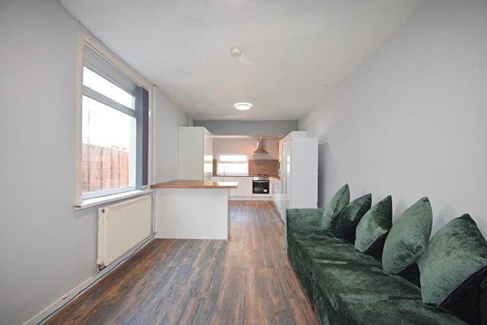 6 Bedroom House To Rent In Keppoch Street, Roath, CF24