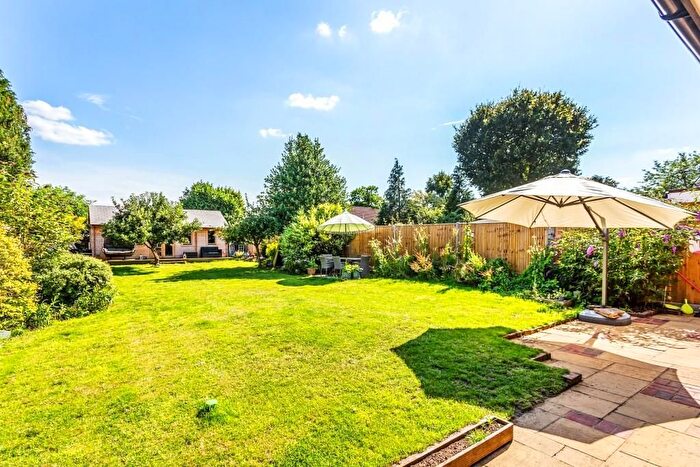 4 Bedroom Detached House For Sale In Oakdene Road, Great Bookham, KT23