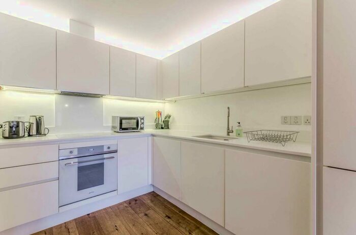 2 Bedroom Flat To Rent In Topham Street, Clerkenwell, London, EC1R