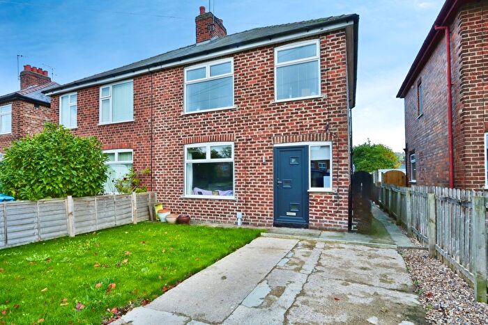 3 Bedroom Semi Detached House For Sale In Meadow Road, Driffield, YO25