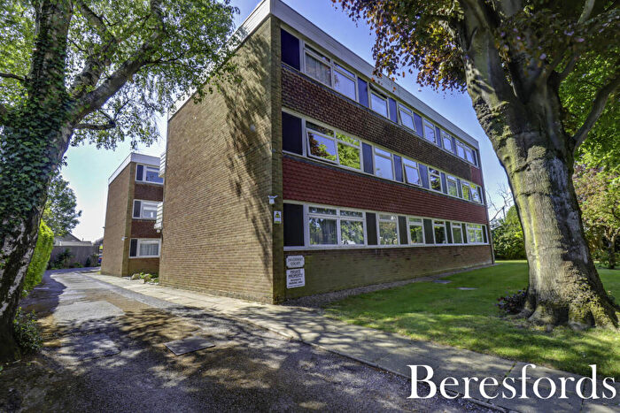 2 Bedroom Apartment For Sale In Highland Avenue, Brentwood, CM15