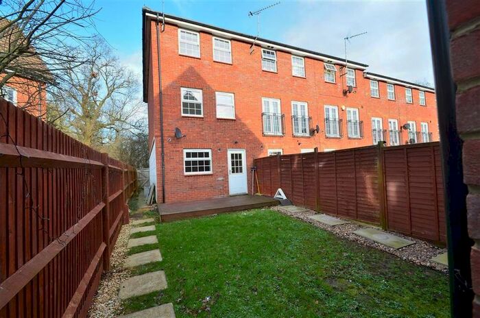 3 Bedroom End Of Terrace House To Rent In Merrick Close, Stevenage SG1