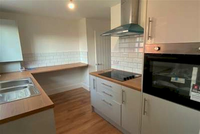 2 Bedroom Flat To Rent In Grange Road, Campsall, DN6