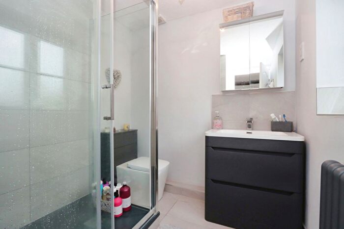 3 Bedroom Detached House For Sale In Green Close, Renishaw, Sheffield, Derbyshire, S21