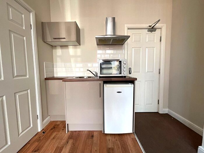 1 Bedroom Studio To Rent In Flat, Avenue Road, DN2