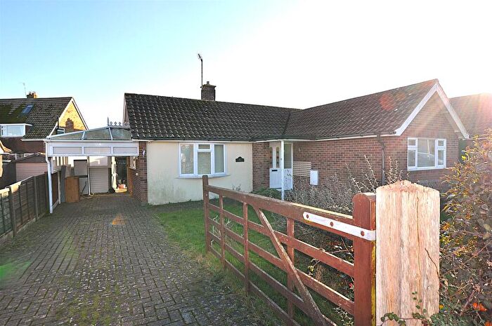 2 Bedroom Detached Bungalow To Rent In Park Croft, Polegate, BN26