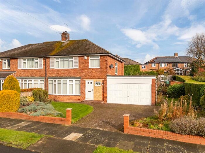 3 Bedroom Semi-Detached House For Sale In Newlands Avenue, Melton Park, NE3