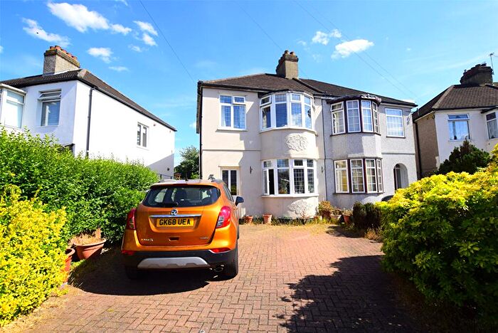 3 Bedroom Semi-Detached House To Rent In Eddy Close, Romford, RM7