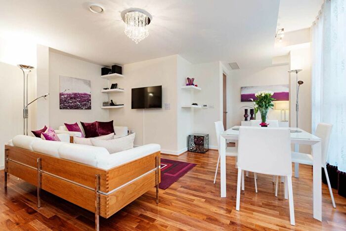 1 Bedroom Flat To Rent In Lamb's Passage, London, EC1Y