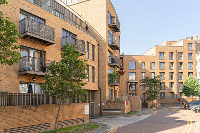 2 Bedroom Flat For Sale In Connersville Way, Croydon, CR0