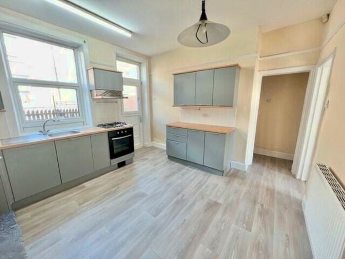 2 Bedroom Terraced House To Rent In Woodside View, Halifax, HX3