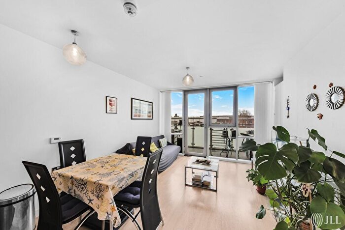 1 Bedroom Flat For Sale In Rick Roberts Way, London, E15