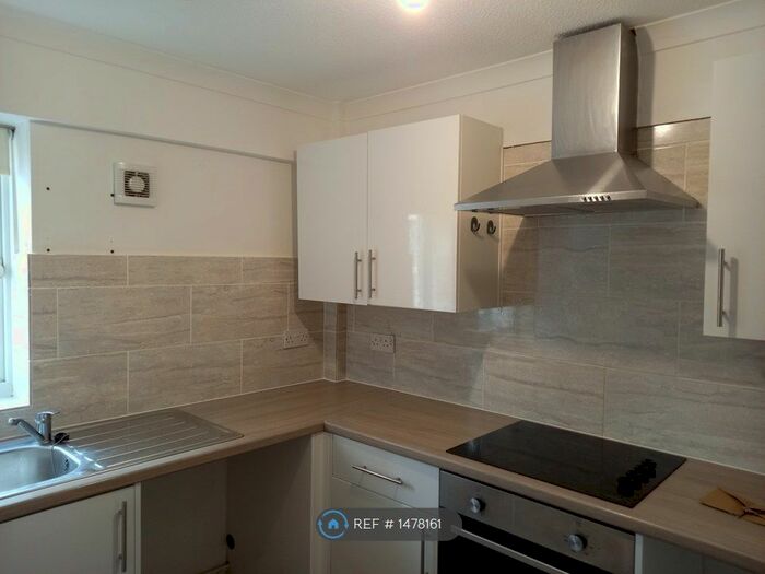 1 Bedroom Flat To Rent In Randolph House, Folkestone, CT20