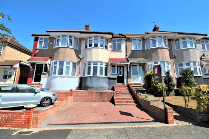 3 Bedroom Terraced House To Rent In Sutherland Avenue Welling, DA16