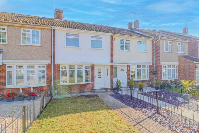 3 Bedroom Terraced House To Rent In Parkland Close, Hoddesdon, EN11