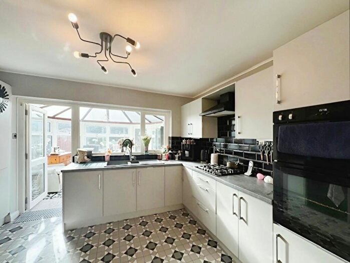 2 Bedroom Detached Bungalow For Sale In Seymour Drive, Rhuddlan, Denbighshire, LL18