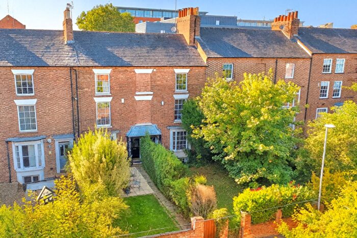 5 Bedroom Town House To Rent In Albion Place, Northampton, NN1