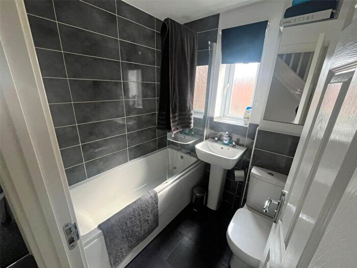 3 Bedroom End Of Terrace House For Sale In Friars Close, Northallerton, North Yorkshire, England, DL6