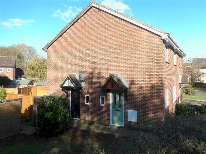 1 Bedroom End Of Terrace House For Sale In Lakemead, Ashford, Kent, TN23