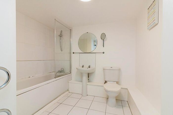 2 Bedroom Apartment To Rent In Kingswood, Sheffield, South Yorkshire, S6