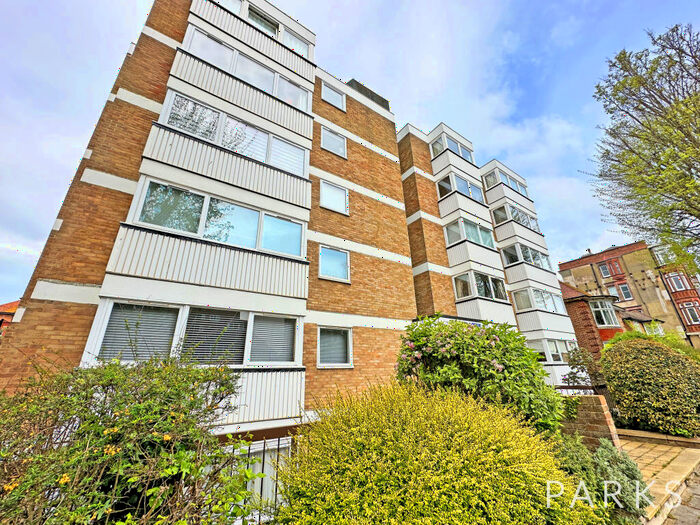 2 Bedroom Apartment To Rent In Windsor Lodge, - Third Avenue, Hove, East Sussex, BN3