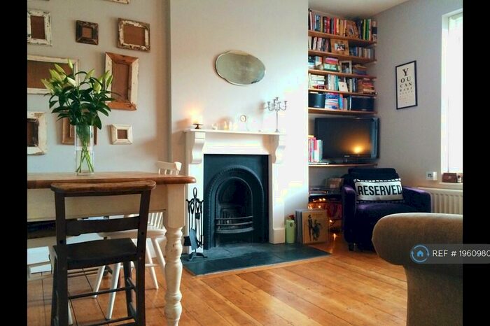 2 Bedroom Flat To Rent In Pembury Road, London, E5