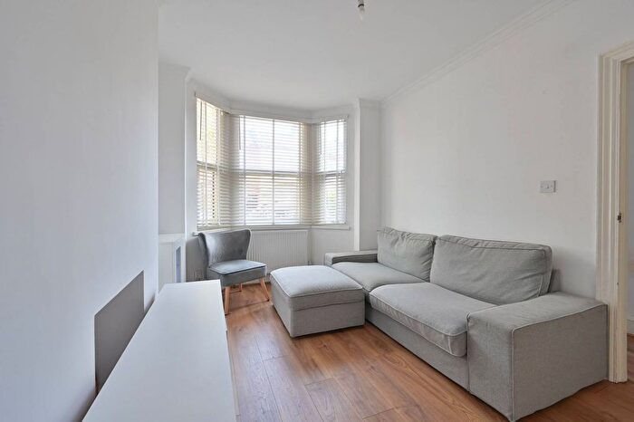 3 Bedroom Terraced House To Rent In , Watford, WD24