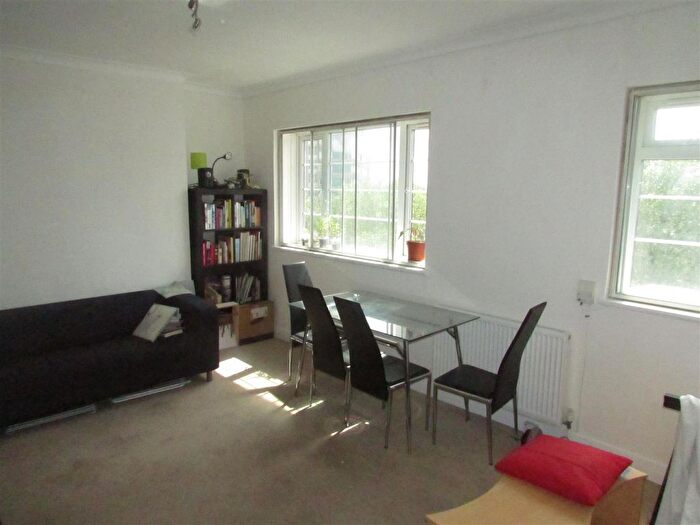 3 Bedroom Maisonette To Rent In Flat Warwick Lodge, Shoot Up Hill, NW2